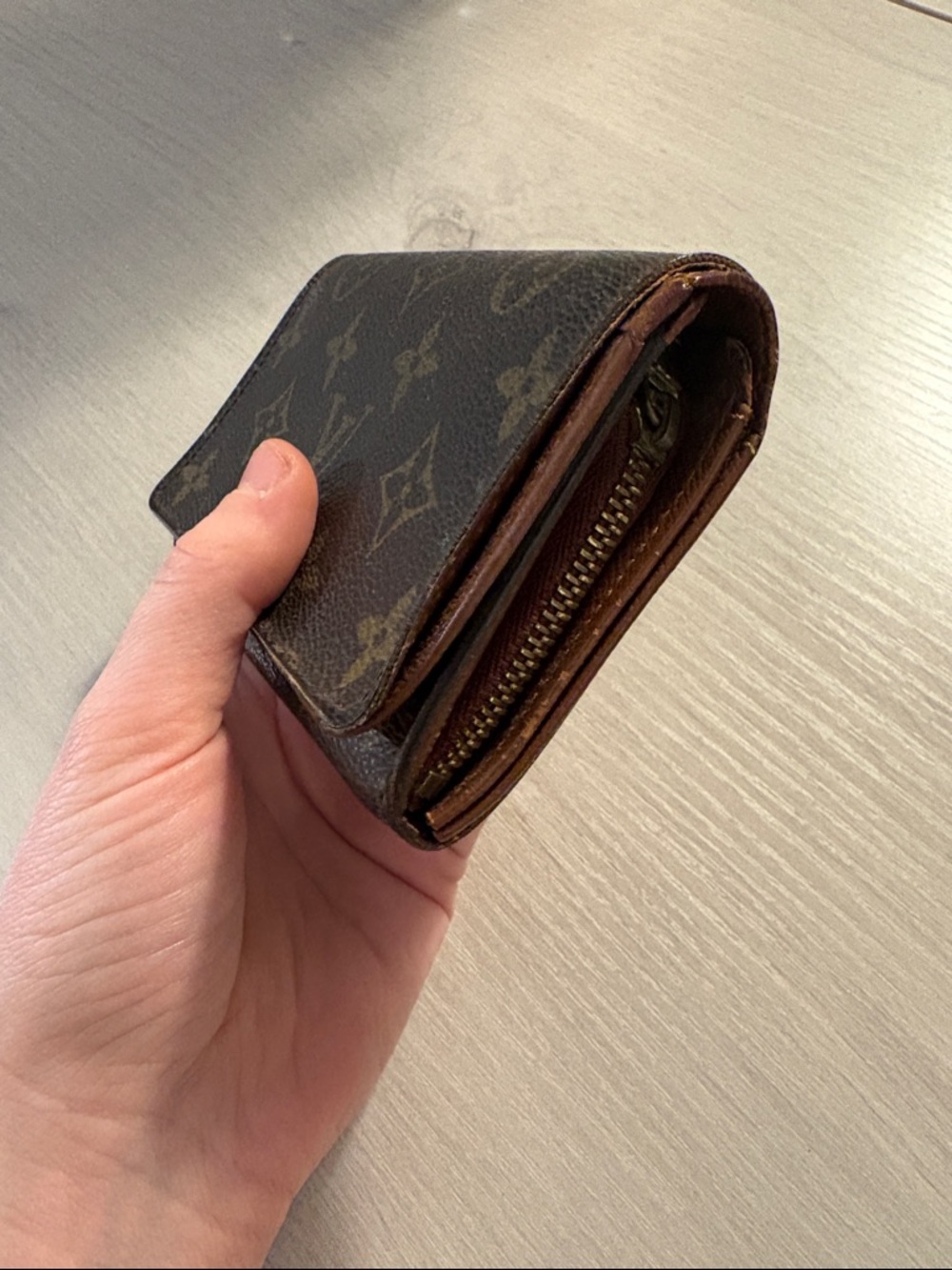 Louis Vuitton Monogram Canvas compact Wallet - Brown and Tan - Picture 5 of 14